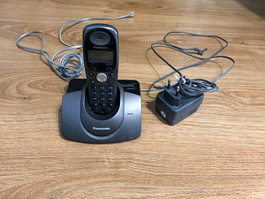 Беспроводной телефон Panasonic KX-TG1100FX