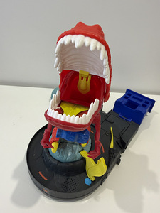 Hot Wheels T-Rex Rampage (4 foto / 9)