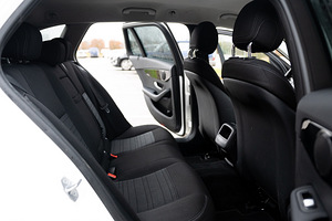 Mercedes Benz C180 Facelift (9 foto / 15)