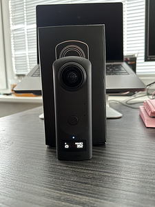 Ricoh Theta Z1 (2 фото из 4)