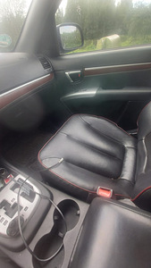 Hyundai Santa Fe 2.2 d 114 kw. 2009 a (4 foto / 7)