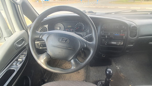 Hyundai h-1 2.5td (5 foto / 7)