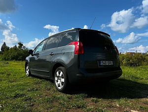 Peugeot 5008 84kw 7koht (8 foto / 12)
