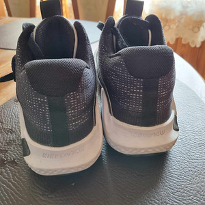 Nike KD Trey 5 X nr 42 (5 foto / 5)