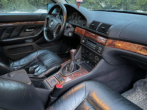 BMW 525 Facelift 2.5 R6 120kW (6 foto / 8)