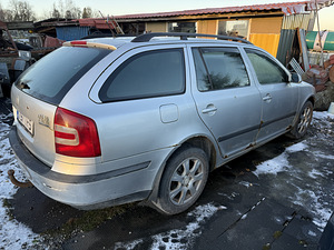 Skoda Octavia 1.9 77kw (3 foto / 7)