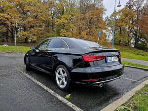 Audi A3 2019 1.0 TFSI (4 foto / 9)