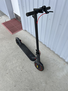 Xiaomi M365 Pro 1 (200 km) (3 foto / 3)
