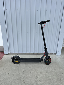 Xiaomi M365 Pro 1 (100km) (1 foto / 2)
