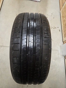 Шины Pirelli 285/45 R20 (7 фото из 7)