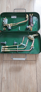 Gaasikeevituskomplekt KGS-2A metallkorpuses (1 foto / 1)