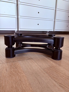 IsoAcoustics ISO-200SUB isolatsioonialus (2 foto / 3)