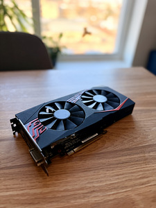 Asus RX 570 4GB (1 foto / 6)