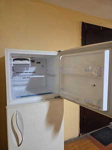 Холодильник LG (1 фото из 3)