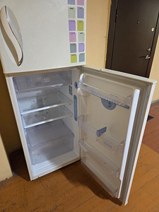 Холодильник LG (3 фото из 3)