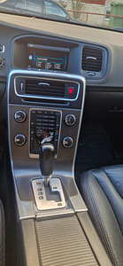 VOLVO S60 (4 фото из 6)