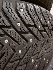 NOKIAN HAKKAPELIITTA 8 (2 foto / 3)