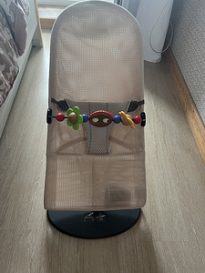 Babybjörn bliss lamamistool (1 foto / 2)