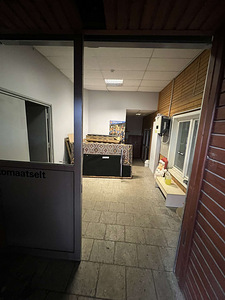 Anda üürile ladu eraldi sissepääsuga ja ilusate kontoritega (11 foto / 17)