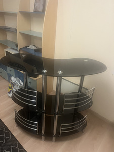 Stiilne klaasist baarilaud / abilauad riiulitega (2 foto / 5)