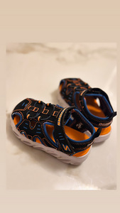 Skechers (5 фото из 6)
