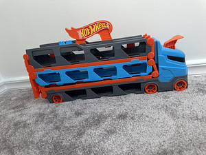 Hot wheels auto (1 foto / 3)
