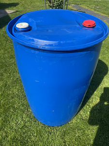 200 l vaat, tünn, kanister, mahuti plastikust (1 foto / 4)