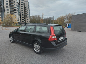 M: Volvo v70. 2.0TD 100kw 2009a. (7 foto / 15)