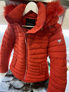 Куртка guess (1 фото из 2)