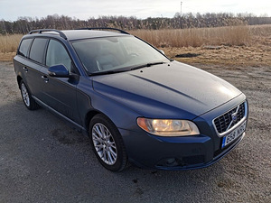 Volvo V70 2008 (2 foto / 8)