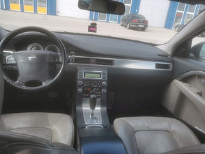 Volvo V70 2008 (7 foto / 8)