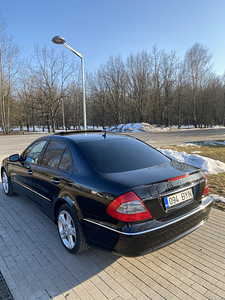 Мерседес-Бенц Е 320 (4 фото из 13)