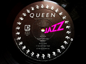 Queen - Jazz (USA, Poster, Embossed cover) (4 foto / 7)