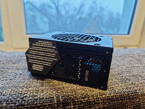 Corsair SF750 modular toiteplokk 750W PSU 80+ Platinum SFX (7 foto / 10)