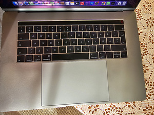 Apple MacBook Pro 15 2017 i7 (5 foto / 9)