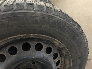 Шип. шины nokian 15/195/65 (2 фото из 2)