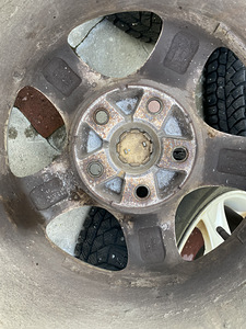 Nissan valuveljed 15”(5x114,3) (3 foto / 3)