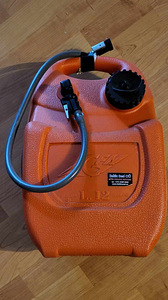 Paadi kütusepaak 12L + Yamaha kütusevoolik (1 foto / 2)