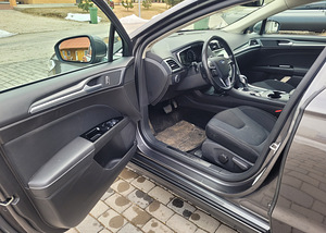 Ford Mondeo TITANIUM 2.0 132kW (9 foto / 12)