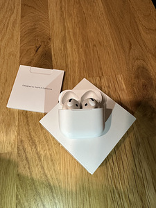 Apple AirPods 4 (1 фото из 3)