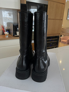 Nahk saapad KURT GEIGER 39 suurus (4 foto / 7)