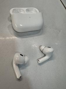 AirPods Pro 2 Magsafe Case (1 фото из 2)