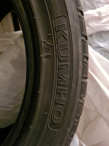 Шины Kumho 225/45R17 94R XL SNOW (3 фото из 4)