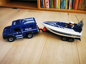 Playmobil tuletõje- ja politseiauto paadiga (2 foto / 10)