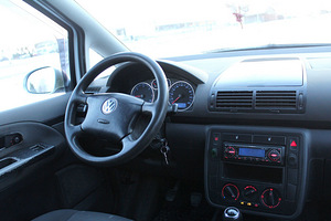 Volkswagen Sharan 7-kohta (6 foto / 10)