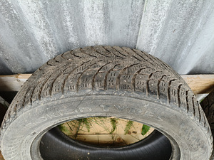 R17 225/55/17 Hakkapeliitta 9 (2 foto / 7)