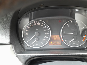 М: БМВ 320д 2006г. (7 фото из 9)