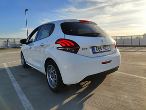 Peugeot 208 1.6 (4 foto / 15)