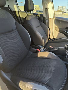 Peugeot 208 1.6 (14 foto / 15)
