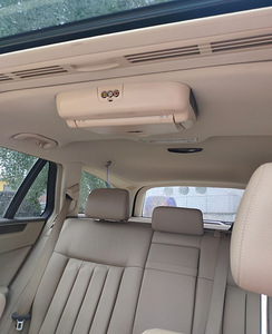 Mercedes e350 4matic (8 foto / 10)